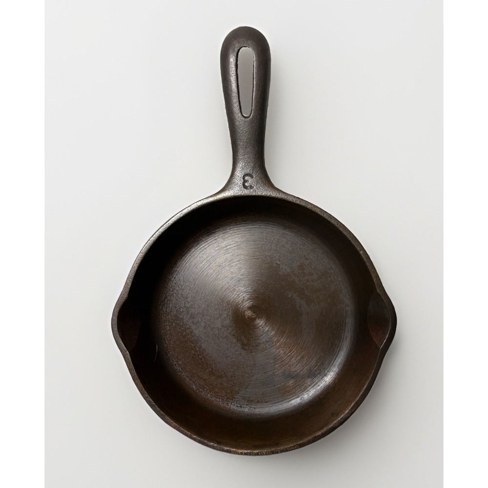 Wagner Ware Cast Iron Skillet No 3 Unmarked Pre-1960s Restored Seasoned Vintage